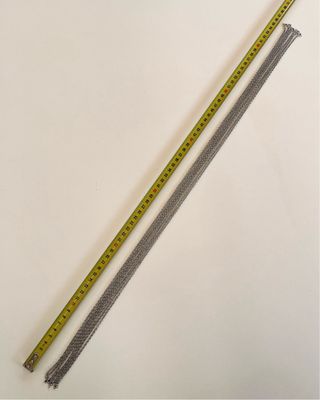 Collar de cadenas plateadas