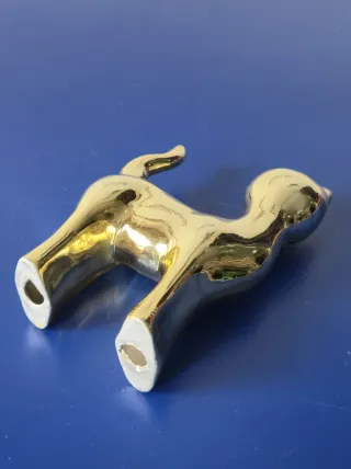 Oggetto gatto in ceramica dorato