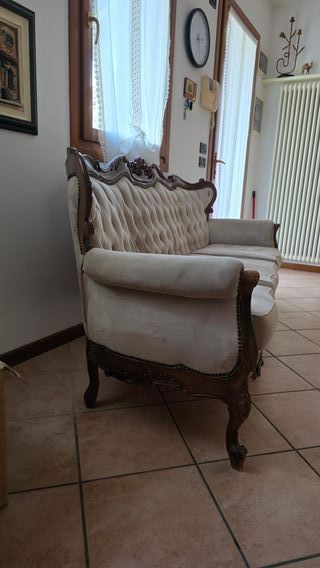 Divano vintage beige e marrone