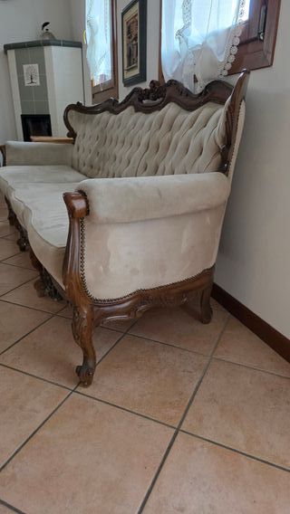 Divano vintage beige e marrone