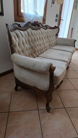 Divano vintage beige e marrone