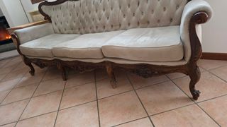 Divano vintage beige e marrone