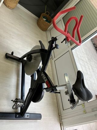 Bicicleta de Spinning Negra y Roja