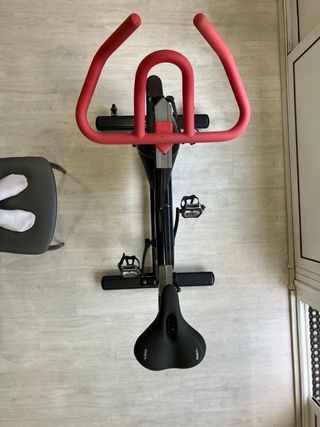 Bicicleta de Spinning Negra y Roja