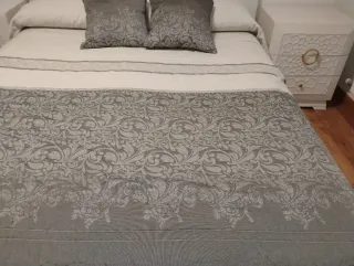 Colcha Reig Martí con fundas cojín