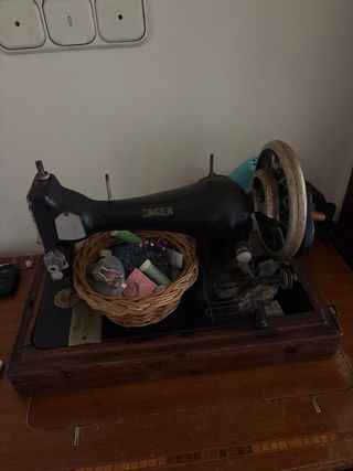 Máquina de coser Singer antigua