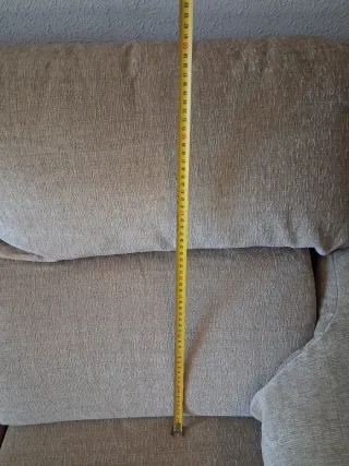 Sofá 3 plazas tela beige y negro.