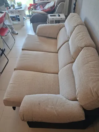 Sofá 3 plazas tela beige y negro.