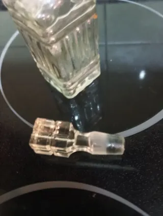 Aceitera antigua de cristal