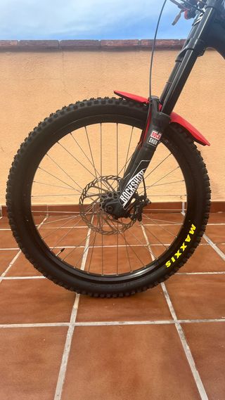 Bicicleta DH Operator