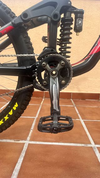 Bicicleta DH Operator