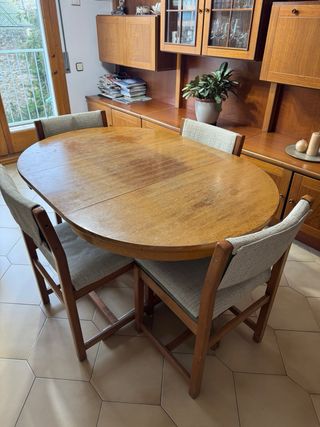 Mesa comedor extensible y 4 sillas
