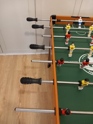 Futbolín de madera