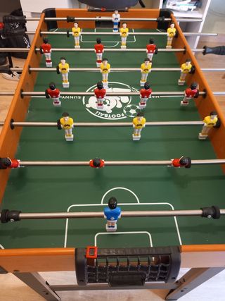 Futbolín de madera