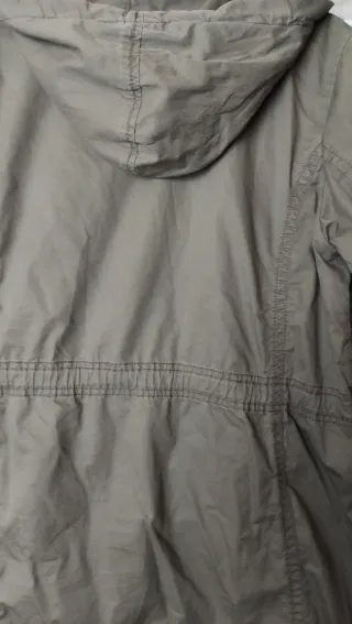 Cazadora larga verde talla 42 Por 8 ers