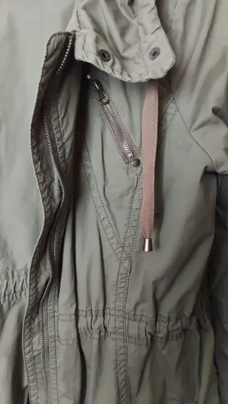 Cazadora larga verde talla 42 Por 8 ers