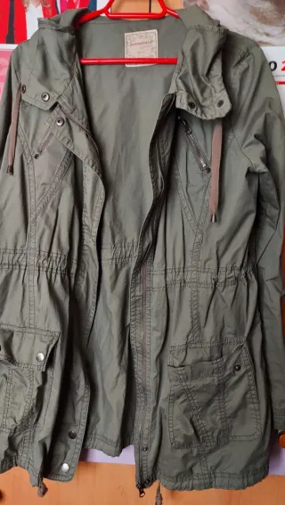 Cazadora larga verde talla 42 Por 8 ers