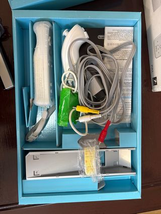 Nintendo Wii en caja original + Wii Sports