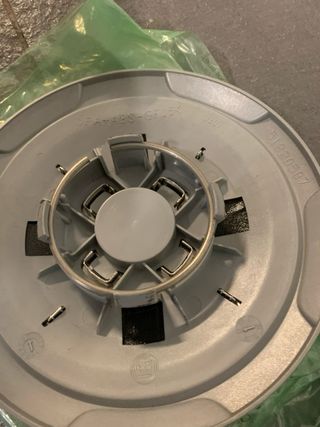 Tapacubos Abarth 500, 595. Nuevos y originales.