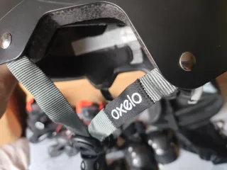 Juego patines en línea con protecciones