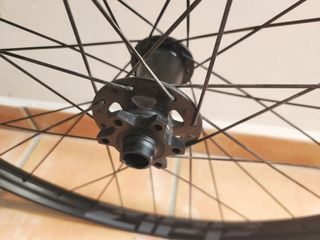 Rueda delantera Zipp 3zero Moto Carbono 27.5