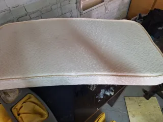 Cuna de bebé blanca con estrella