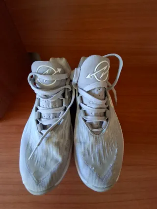 Tenis Nike Mujer Gris Claro y Blanco