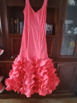 Vestido Sevillana Coral con Volantes