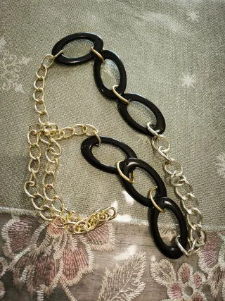 Collana lunga nera e oro