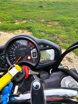 Suzuki Gladius 650 limitada A2