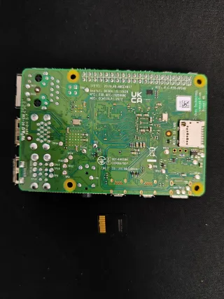 Raspberry Pi 4 Model B + MicroSD 128GB