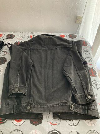 Chaqueta vaquera Pull&Bear negra