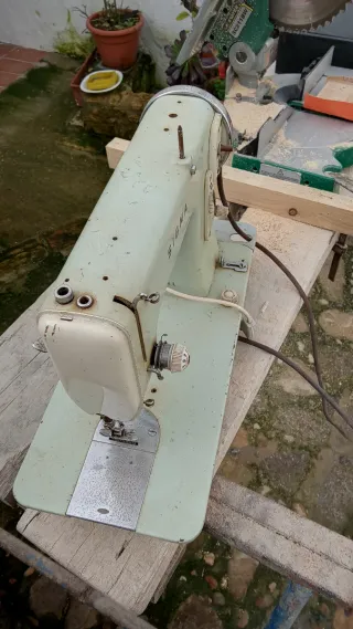 Máquina de coser SIGMA