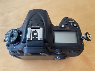 Cámara Nikon D7200 + objetivo 18-140 VR + extras