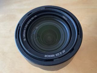 Cámara Nikon D7200 + objetivo 18-140 VR + extras