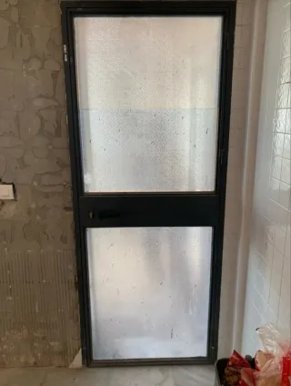 PUERTA HIERRO MACIZO+PUERTA CRISTAL +MARCO+LLAVES