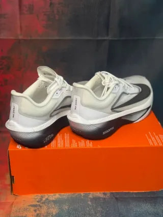 Nike Zoom Fly 6