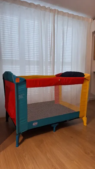 Cuna de viaje PLAY multicolor