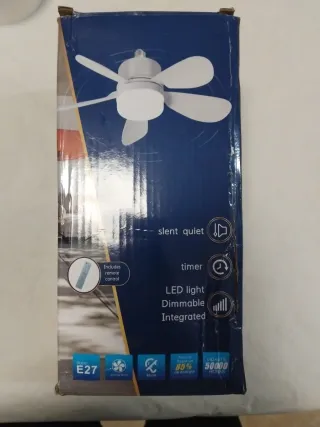 Mini ventilador de techo blanco