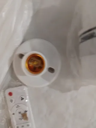 Mini ventilador de techo blanco