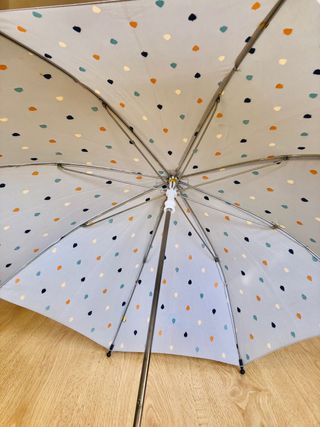 Paraguas infantil gris con lunares