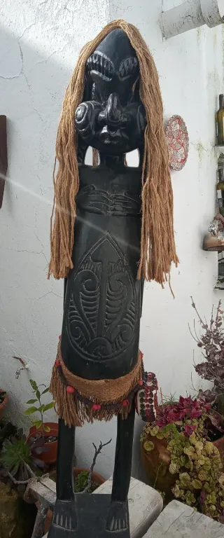 Figura de madera tribal
