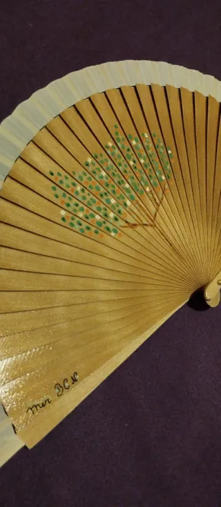 Abanico pintado a mano exclusivo