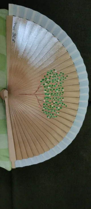 Abanico pintado a mano exclusivo