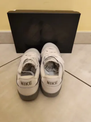 Scarpe Nike Unisex Grigio/Bianco Tg 36,5