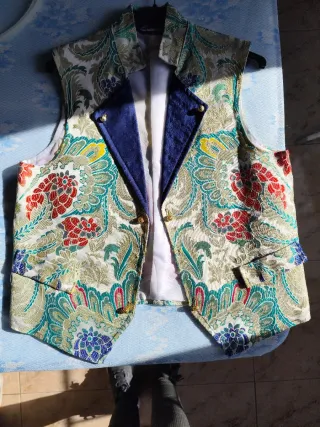 Chaleco fallero multicolor y dorado