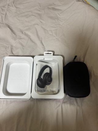 Beats Studio Pro Negros