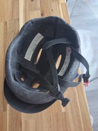 Bicicleta de señora con casco