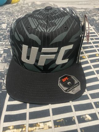 Gorra UFC Negra y Gris