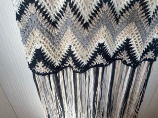Vestido crochet zig-zag con flecos